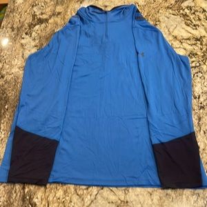 Under armor men’s pull over fitted